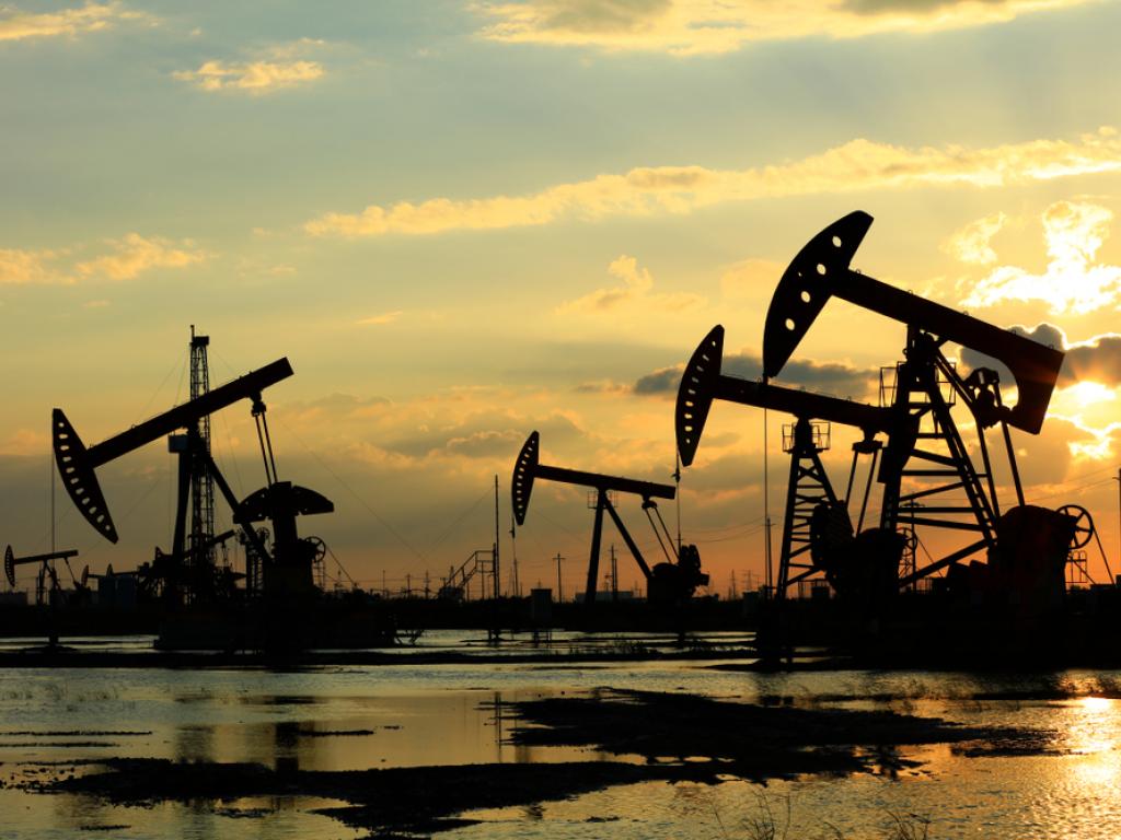  dow-surges-over-200-points-us-crude-oil-inventories-increase-more-than-expected 