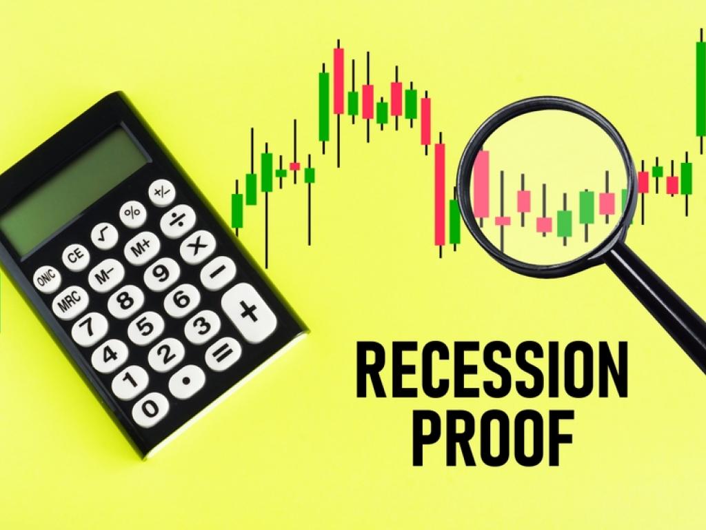 as-trump-tariffs-spark-panic-investors-rush-into-these-5-recession-proof-etfs 