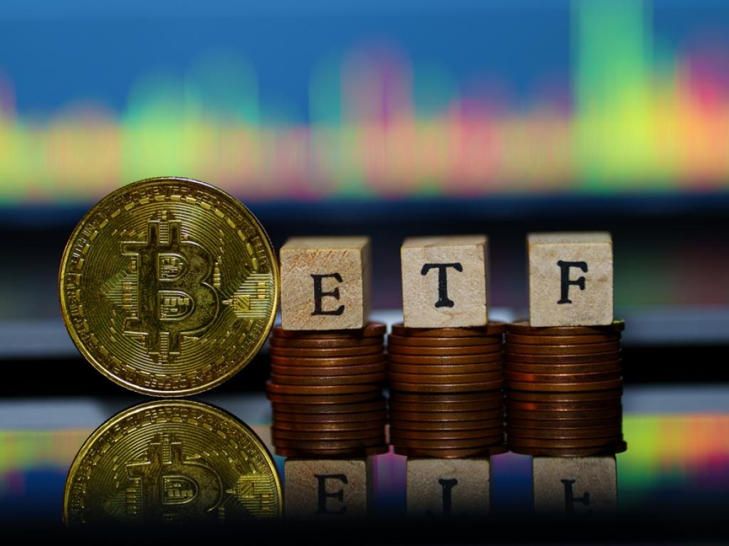  bitcoin-etfs-see-442m-daily-inflow-as-btc-hovers-around-94000 