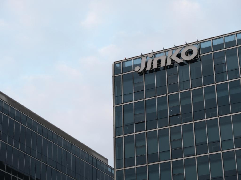  jinkosolar-blames-trade-policy-uncertainty-for-demand-disruption-margin-pressure 