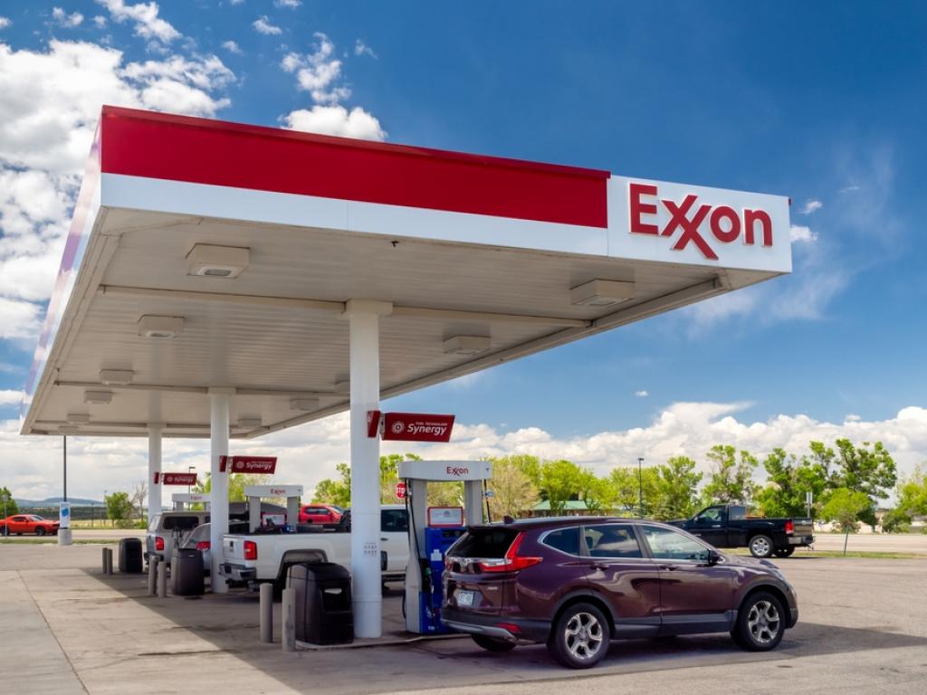  exxon-mobil-q1-steady-production-focus-on-cost-cuts-and-stock-buyback 