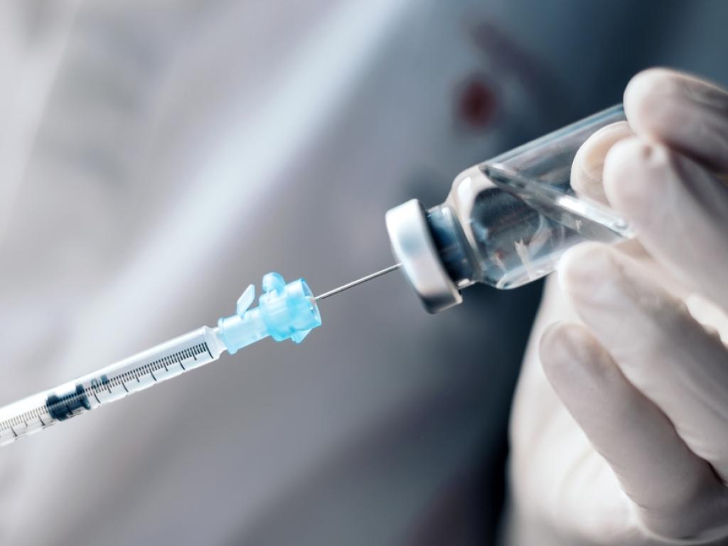  why-is-embecta-stock-falling-on-friday 