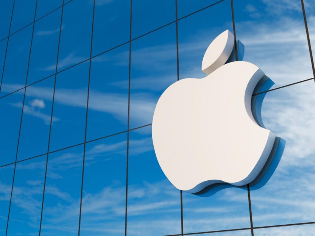  trump-had-a-little-problem-with-apple-ceo-tim-cook-says-i-dont-want-you-building-in-india 