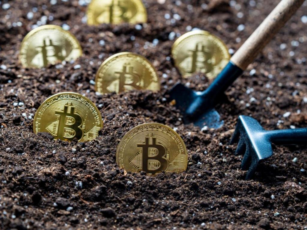  tom-lee-predicts-bitcoin-will-hit-15-million-in-10-years-calls-it-a-swiss-army-knife-of-money 