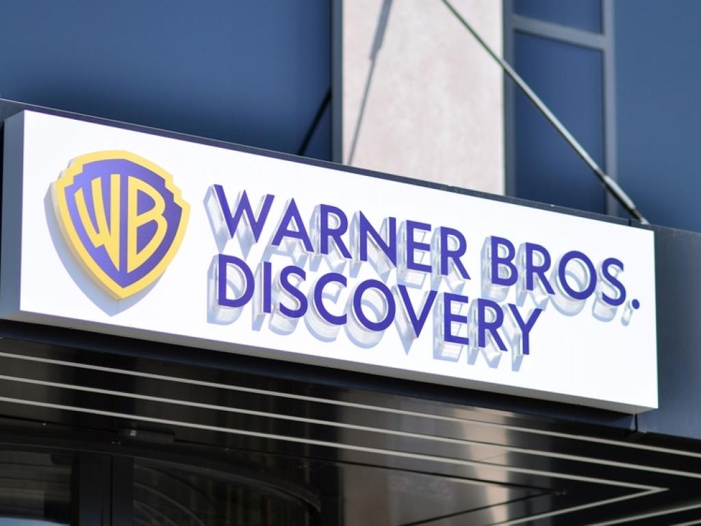  warner-bros-discovery-metsera-etoro-group-and-other-big-stocks-moving-higher-on-monday 