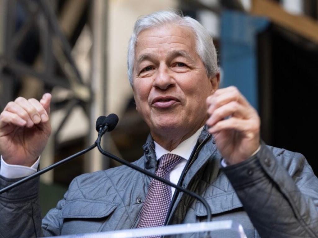  jamie-dimon-recalls-first-palantir-meeting-holy-christ-this-is-unbelievable--jpmorgan-now-has-600-ai-use-cases-2-billion-annual-investment-on-ai 