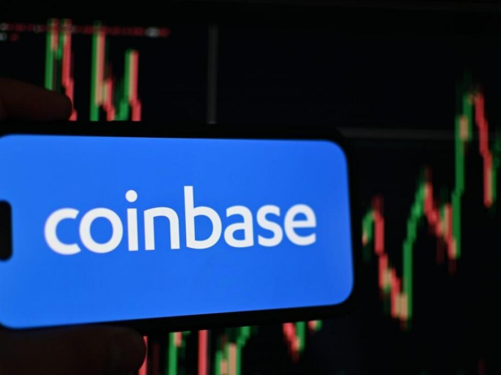  coinbase-ceo-brian-armstrong-teases-crypto-credit-card-powered-by-american-expressbitcoin-cashbacks-offered-but-heres-the-catch 