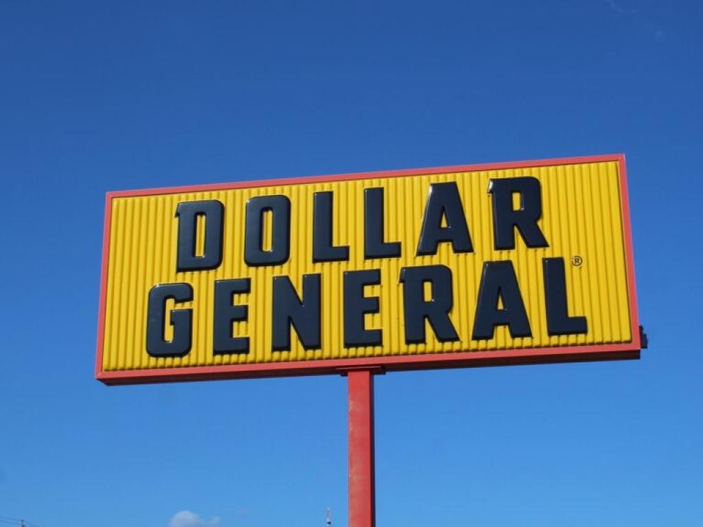  dollar-general-analysts-point-to-value-shoppers-execution-strength-as-guidance-rises 