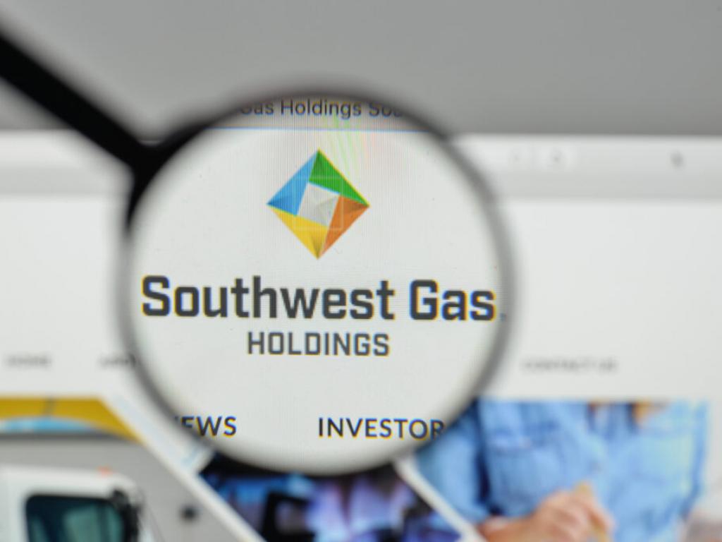  this-southwest-gas-analyst-turns-bullish-here-are-top-2-upgrades-for-friday 