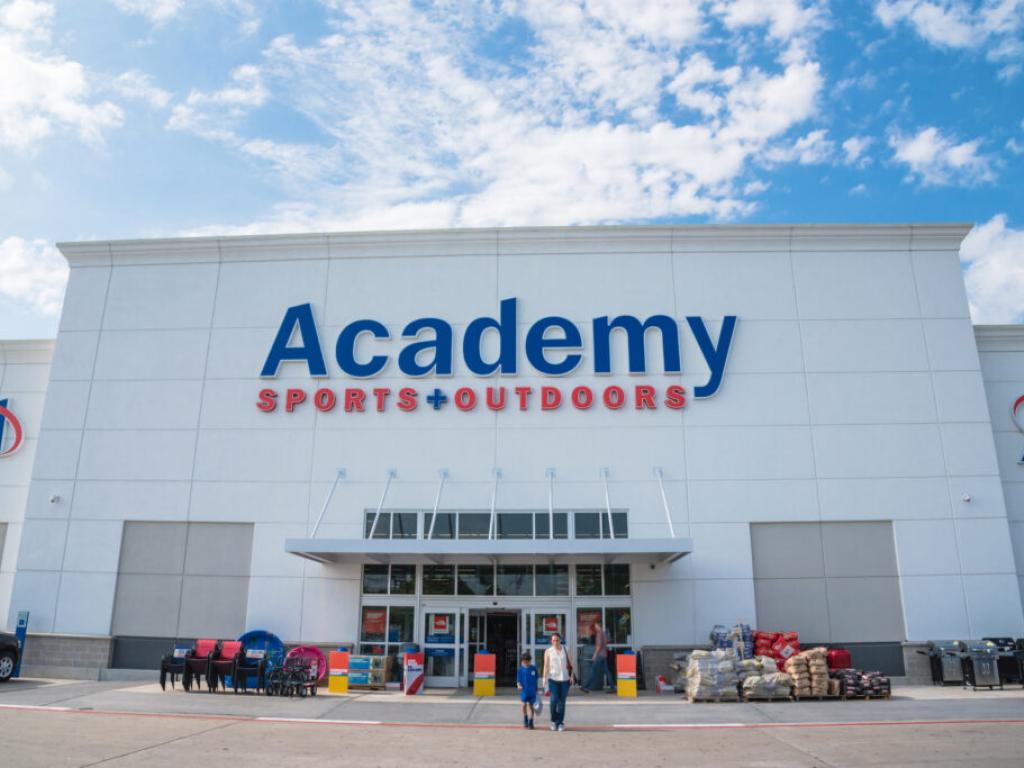  academy-sports-lifts-outlook-as-cfo-explains-tariff-measures 