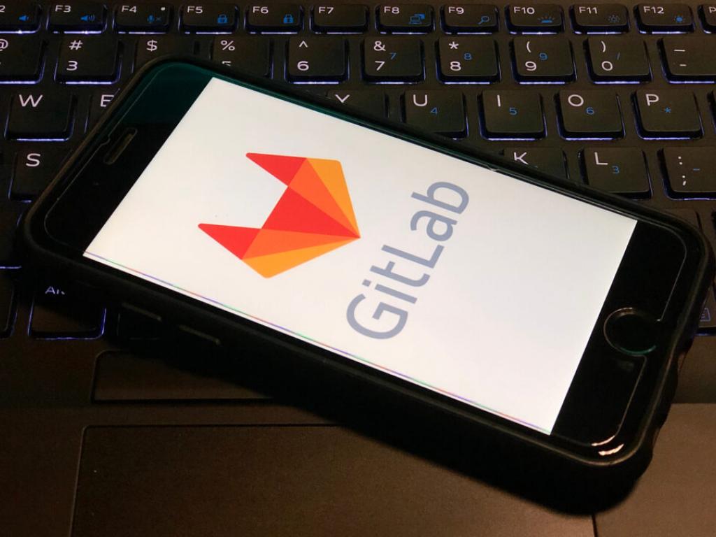  gitlab-analysts-praise-strong-revenue-but-caution-on-guidance 