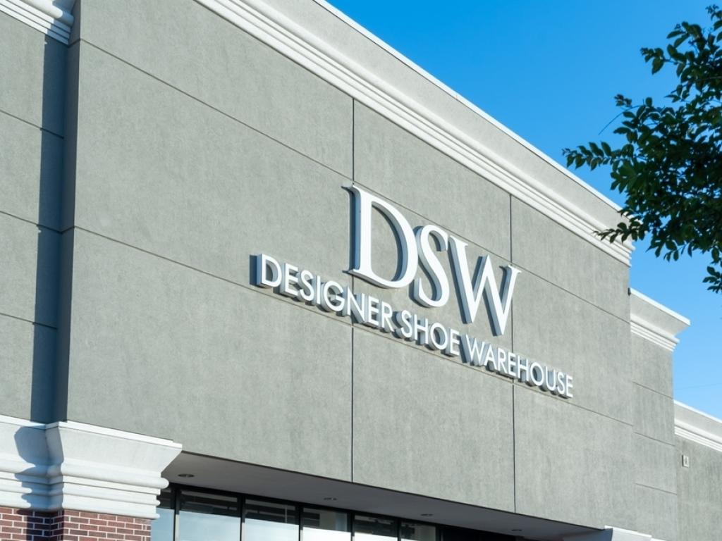  how-to-earn-500-a-month-from-designer-brands-stock-ahead-of-q2-earnings 