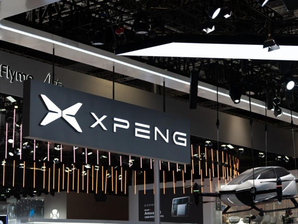  xpeng-joins-forces-with-magna-to-build-evs-in-austria 
