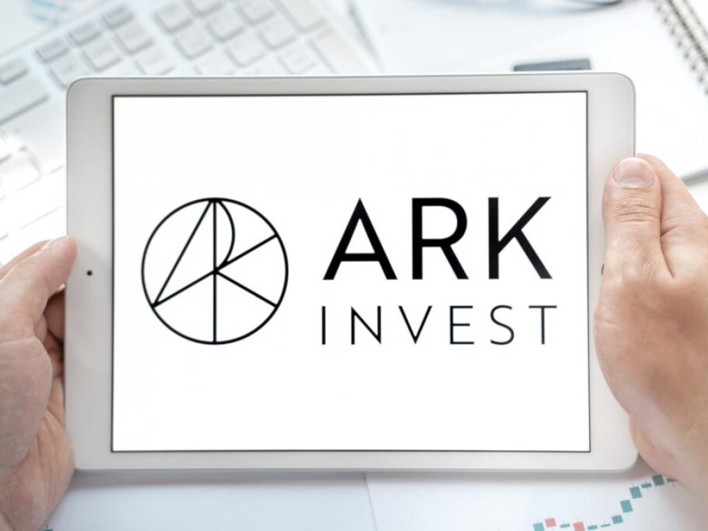  cathie-wood-loads-up-on-bullish-inc-pony-ai-and-robinhood--dumps-kratos-defense-amid-taiwan-drone-buzz 