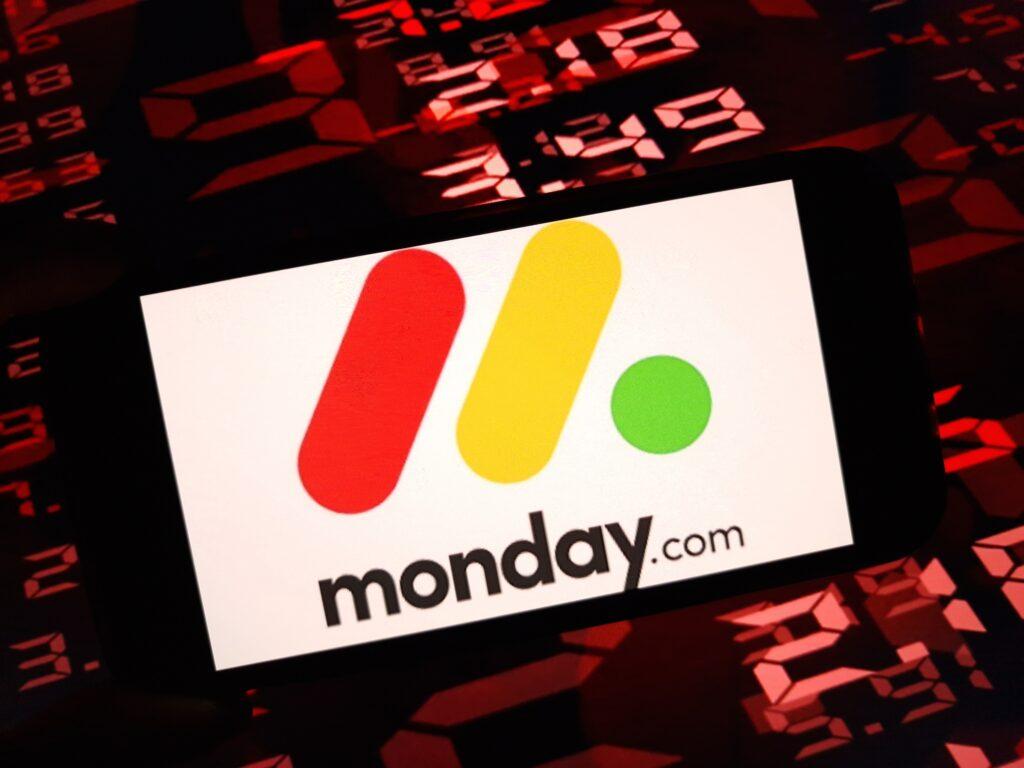  mondaycom-extends-ai-momentum-wall-street-shrugs-off-near-term-pressures 