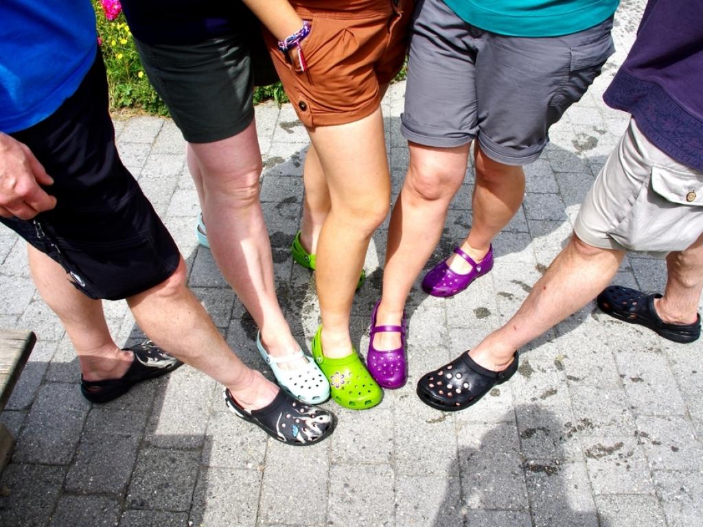  this-crocs-analyst-is-no-longer-bullish-here-are-top-3-downgrades-for-monday 