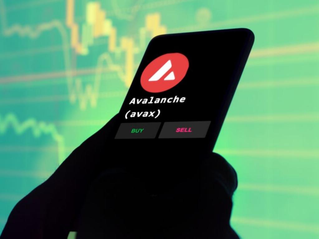  ethereum-xrp-solana-left-behind-by-this-scaramucci-backed-blockchain-rallying-17-in-1-week 