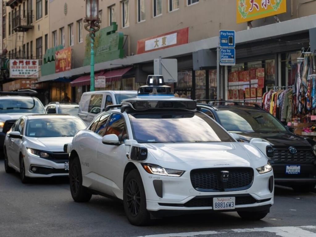  googles-waymo-introduces-robotaxi-fleet-tailored-for-universities-businesses-and-private-events-amid-hot-self-driving-race 