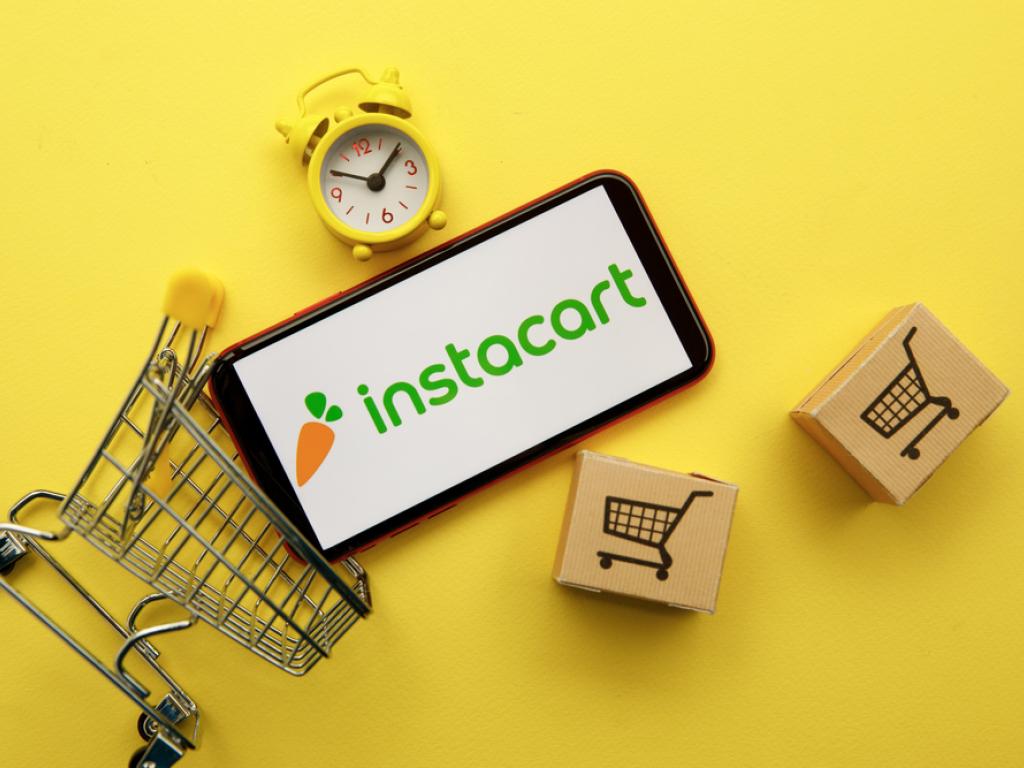 instacart-joins-united-airlines-to-reward-travelers-with-miles-and-free-delivery 