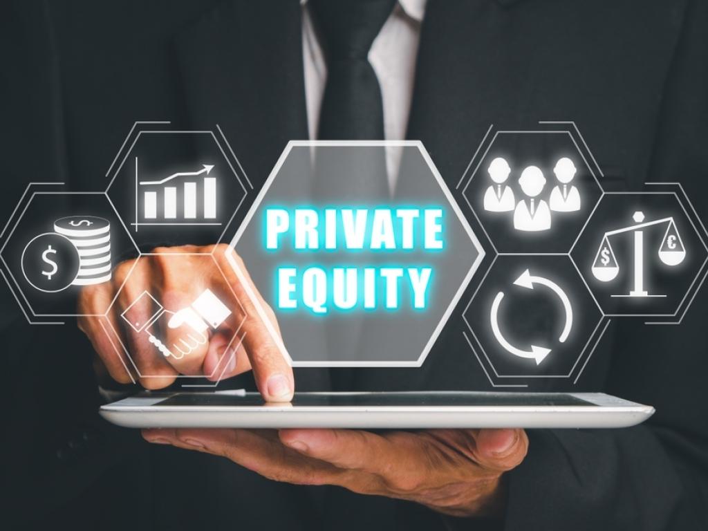  why-analysts-are-bearish-on-private-equity-stocks-after-first-brands-collapse 