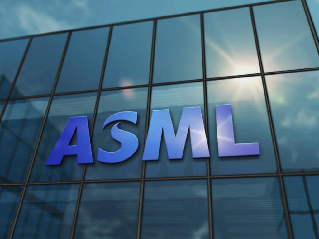  asml-q3-bookings-beat-expectations-at-63-billion-as-ai-demand-euv-adoption-drive-strong-2025-outlook 