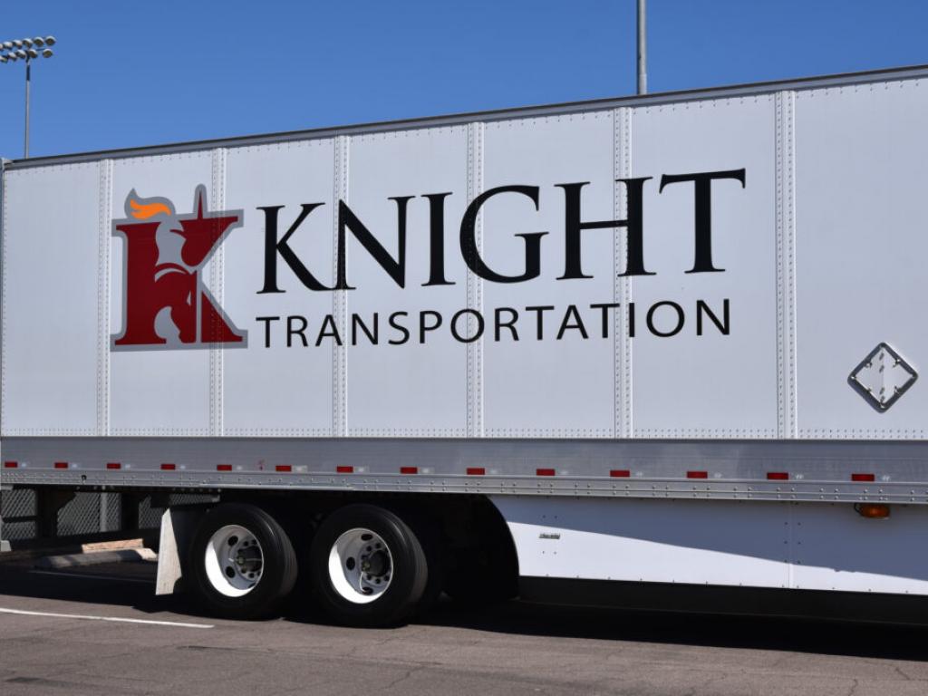  knight-swift-transportation-analyst-turns-bullish-on-tightening-truckload-supply-dynamics 