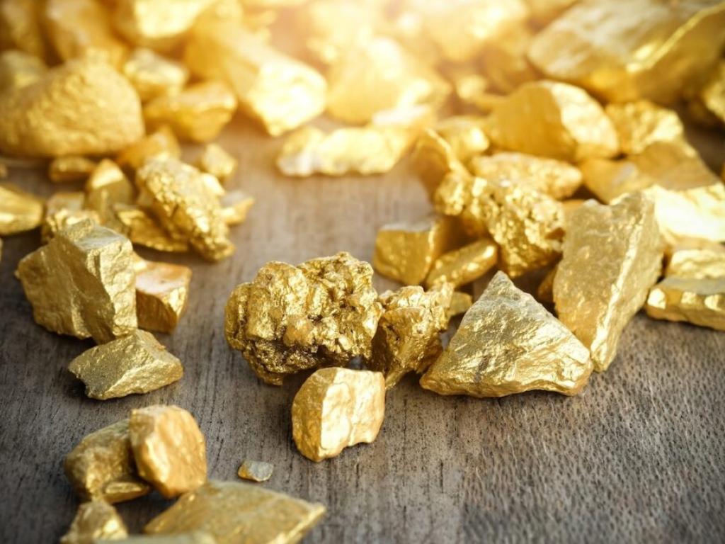  gold-etfs-continue-to-shine-gld-zooms-past-400-after-hours-as-gold-closes-in-on-4400 