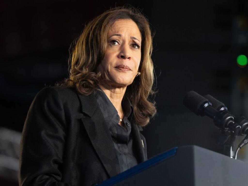  kamala-harris-says-not-inviting-elon-musk-to-2021-white-house-ev-event-was-a-big-mistake-report 