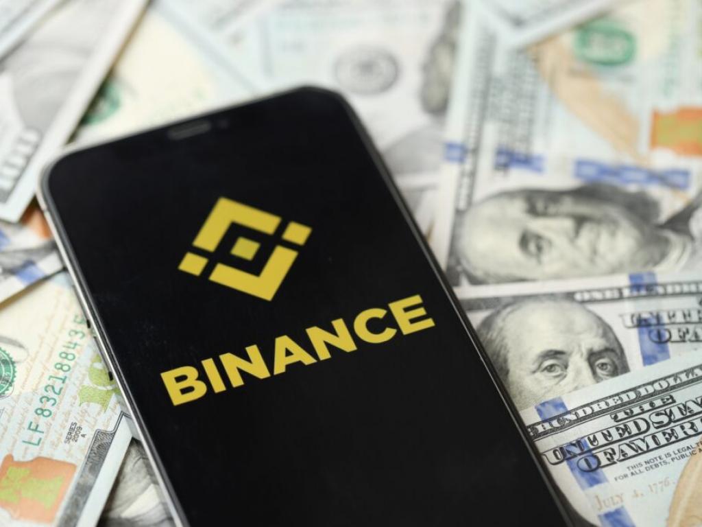  pro-trump-billionaire-slams-binance-founder-cz-zhaos-pardon-massive-fraud-is-happening 