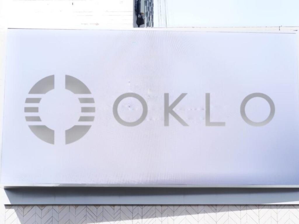  oklo-stock-is-trading-higher-friday-whats-going-on 