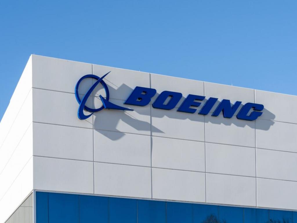  this-boeing-analyst-turns-bullish-here-are-top-5-upgrades-for-monday 