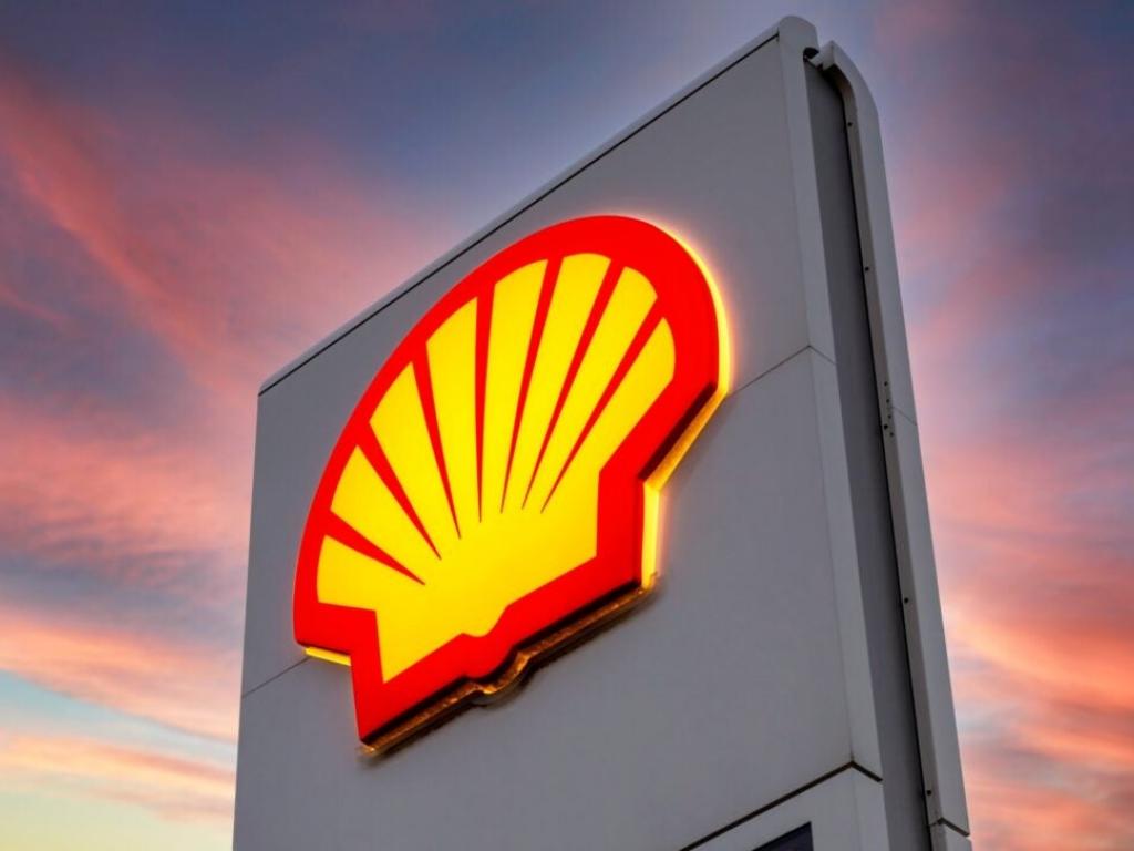 shell-plans-1-billion-angola-oil-investment-during-offshore-exploration-push-report 