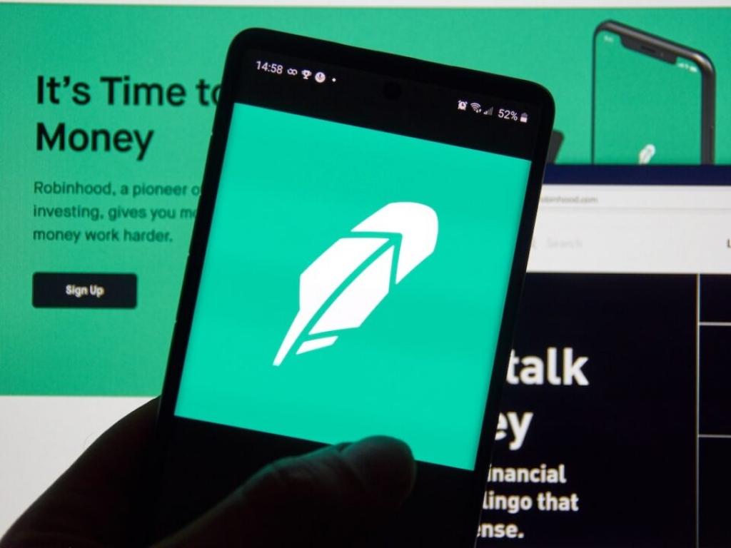  robinhood-has-come-long-way-since-meme-stock-craze-but-stock-remains-meaningfully-overvalued--analysts-divided-ahead-of-q3-results 