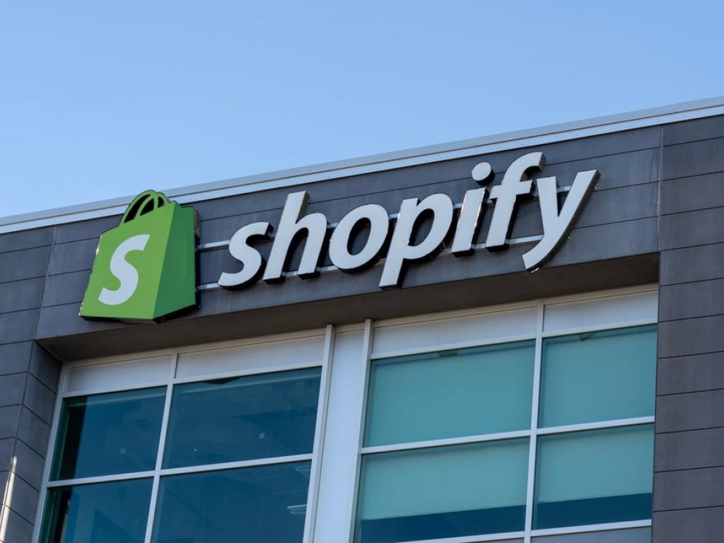 these-analysts-increase-their-forecasts-on-shopify-following-q3-results 
