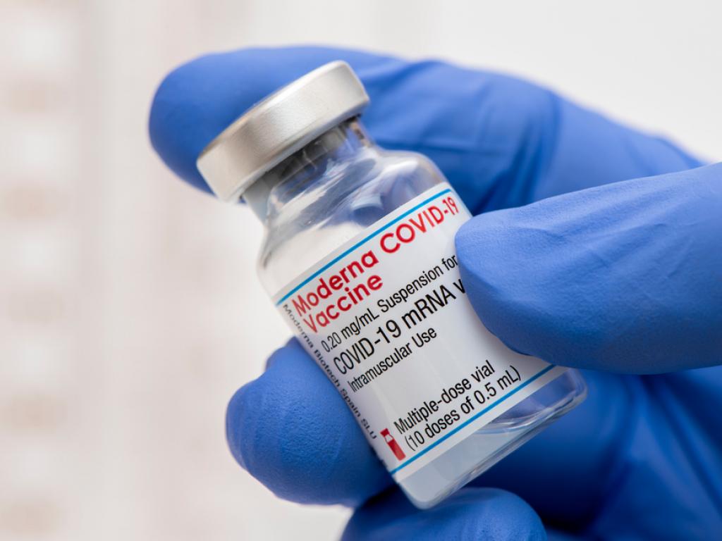  mrna-vaccine-maker-moderna-lowers-rd-spending-tightens-sales-forecast 