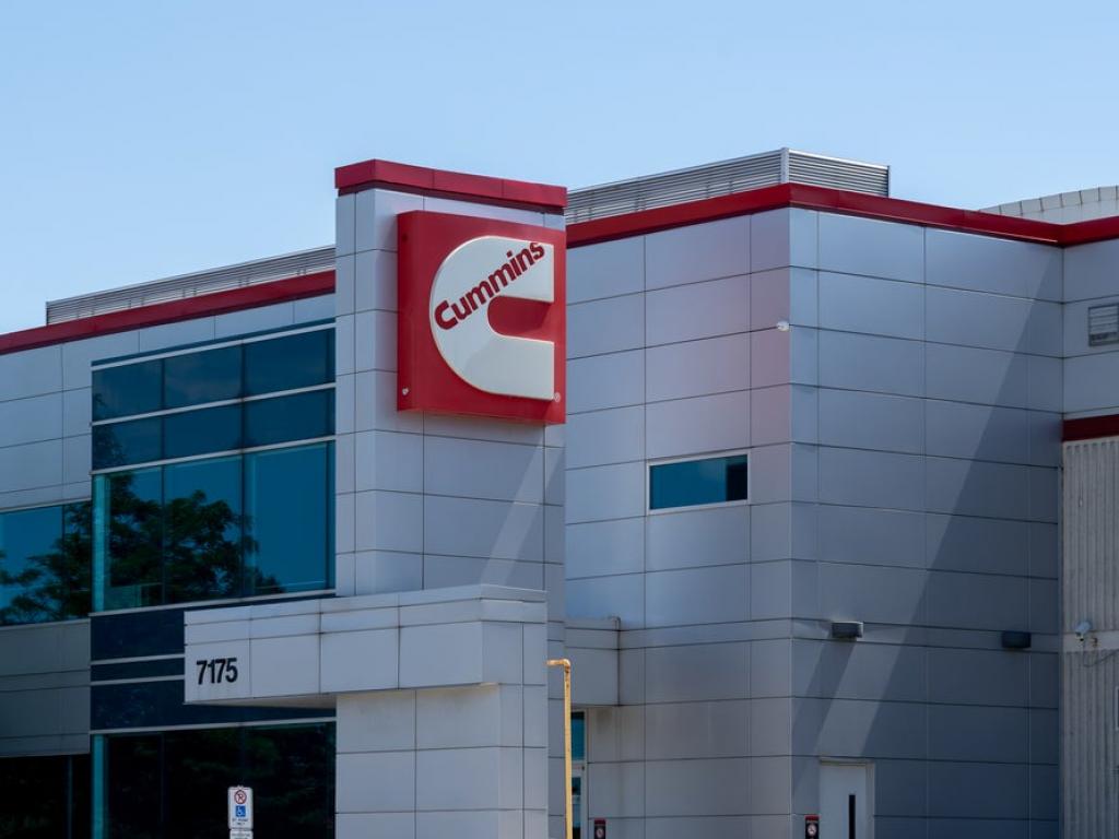 cummins-powers-through-truck-slump-on-data-center-demand 