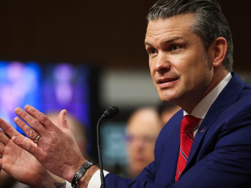  hegseth-warns-us-defense-contractors-speed-up-or-fade-away 