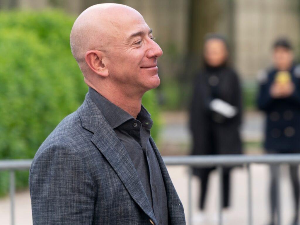  jeff-bezos-was-always-confident-that-the-ipad-was-no-kindle-killer-and-hes-still-turning-the-page-on-apple-you-dont-understand-my-audience 