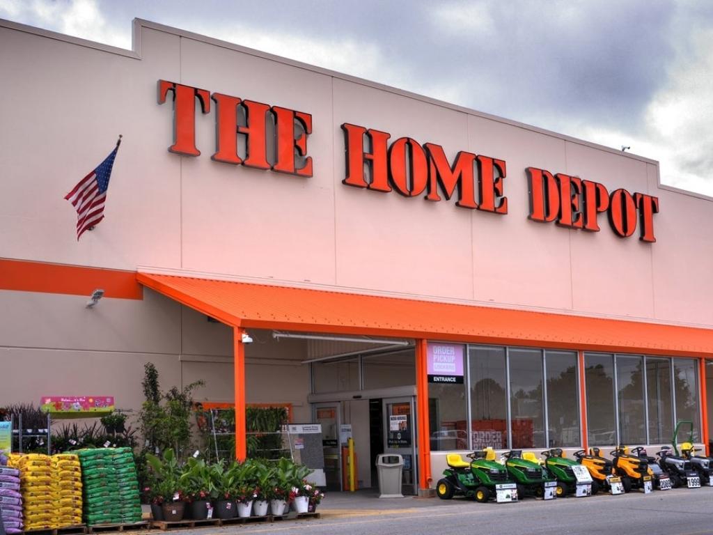  home-depot-could-hammer-out-gains-with-pro-expansion-analyst-says 