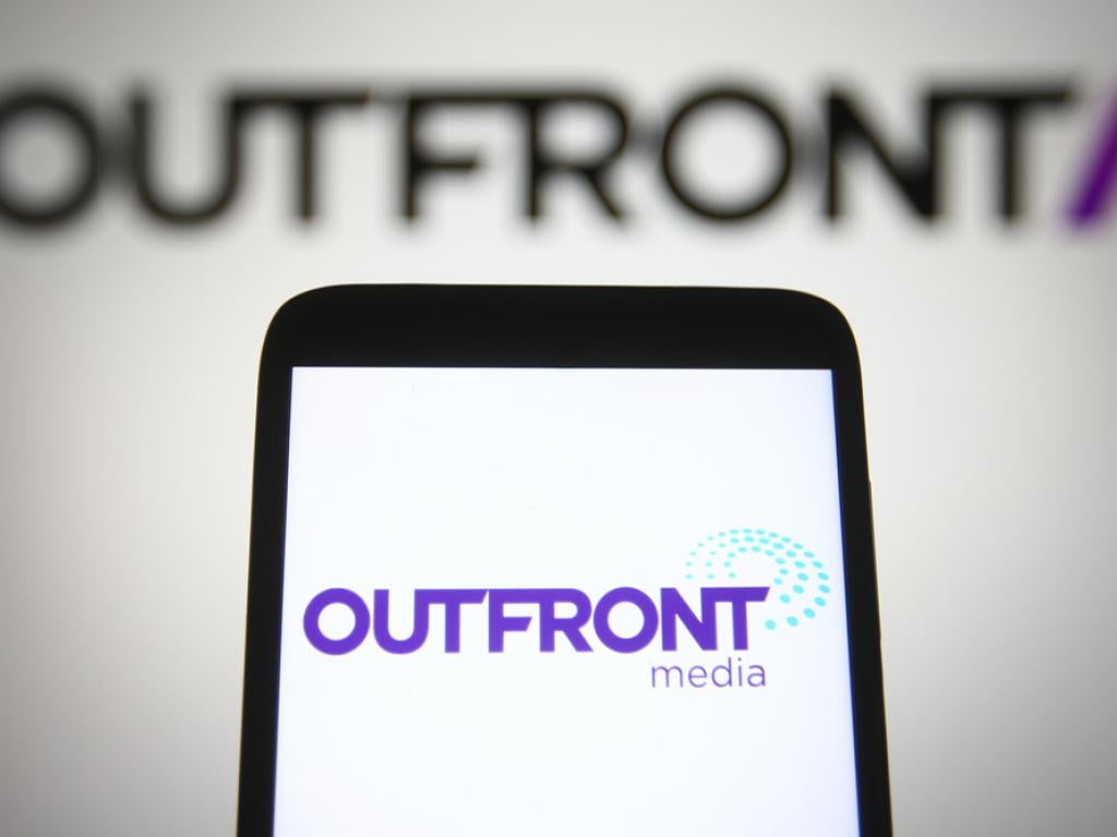  outfront-and-google-deepmind-turn-new-york-subway-into-a-citywide-ai-art-studio 