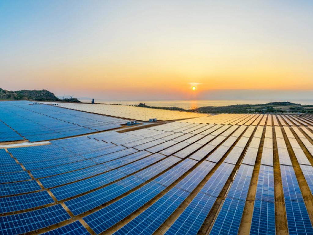  elon-musk-says-solar-will-rule-the-world--and-these-etfs-are-proving-him-right 