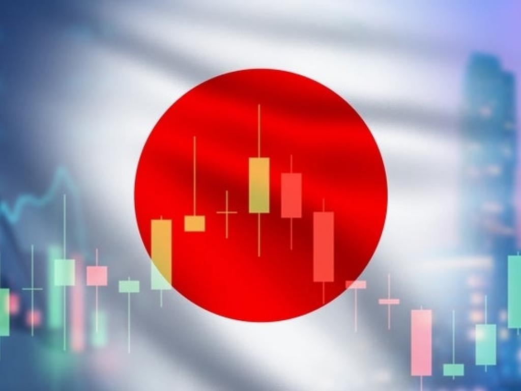  japans-12-figure-fiscal-bazooka-could-lift-bitcoin--but-the-chart-says-not-yet 