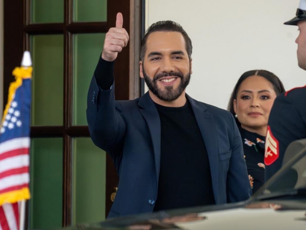  nayib-bukele-goes-hooah-as-el-salvador-buys-98-million-worth-of-bitcoin-in-a-day-amid-crypto-meltdown 