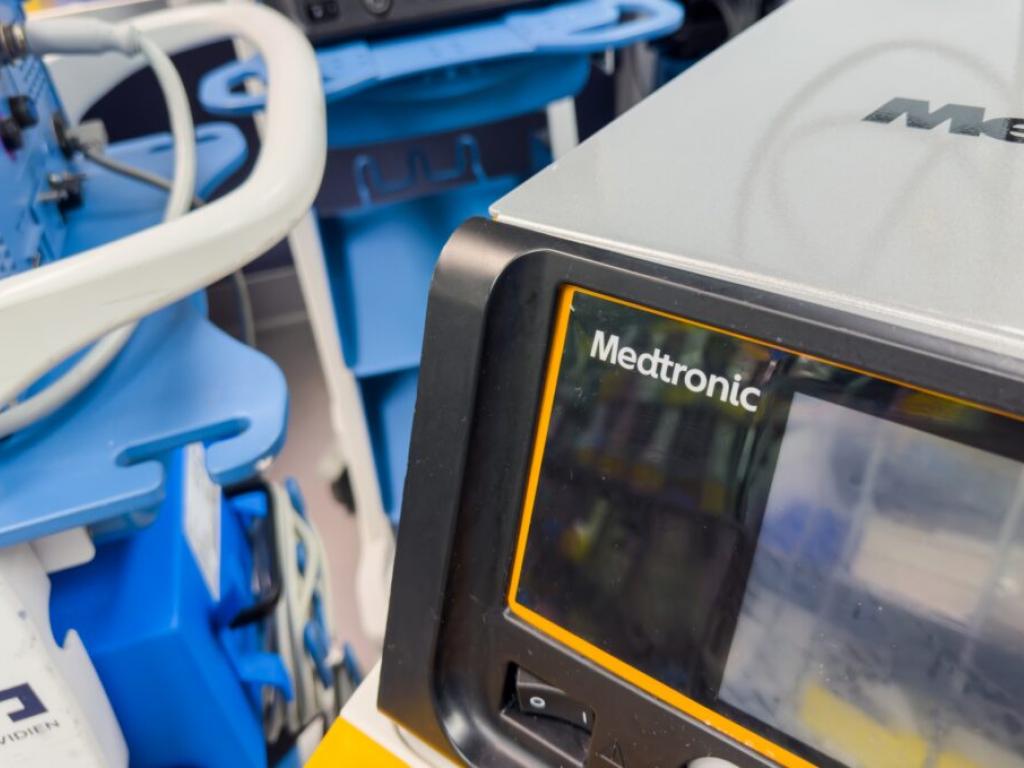  top-wall-street-forecasters-revamp-medtronic-expectations-ahead-of-q2-earnings 