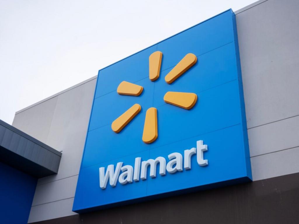  walmart-q3-preview-retailer-well-positioned-to-win-analyst-lays-out-bull-vs-bear-case 