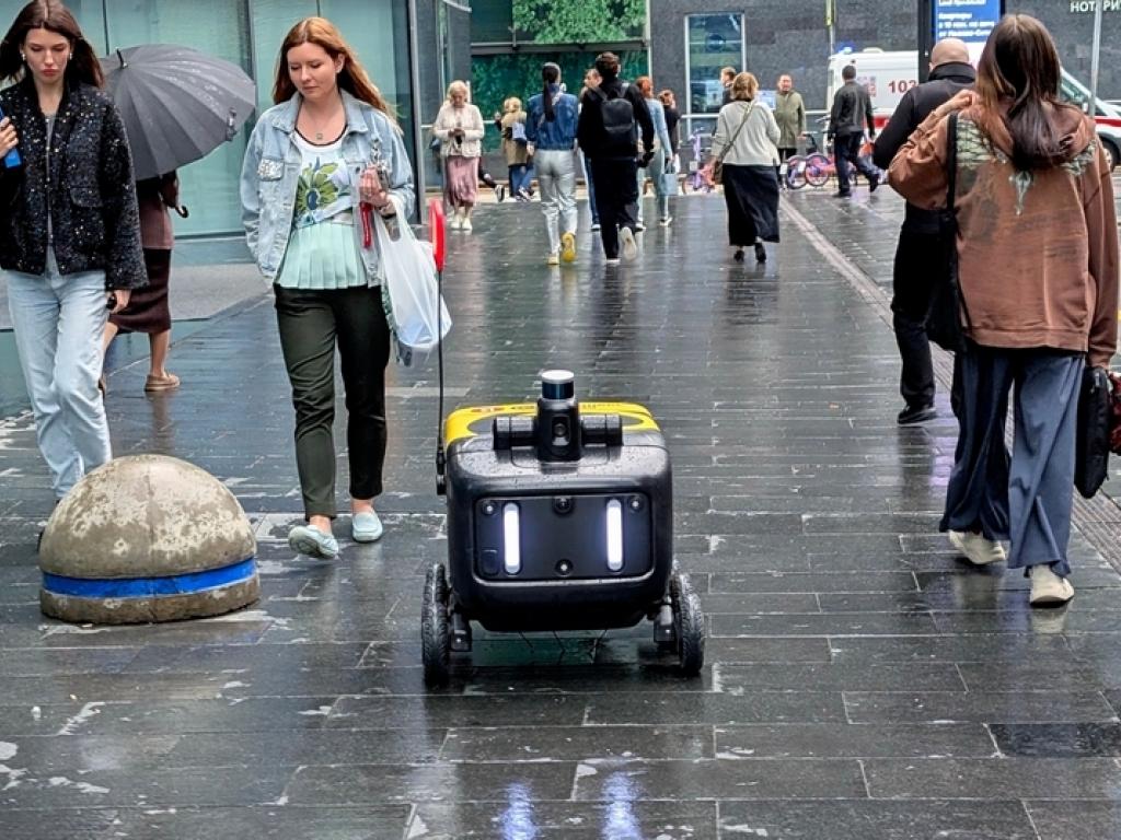  uber-shake-shack-launch-robot-deliveries-in-chicago 