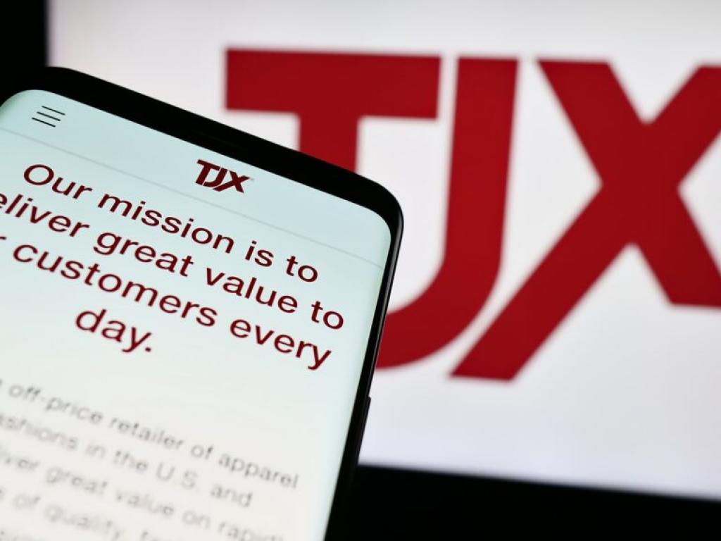  these-analysts-boost-their-forecasts-on-tjx-following-upbeat-q3-earnings 