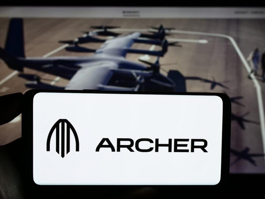  archer-aviation-achr-shares-inch-higher-despite-critical-hunterbrook-report 