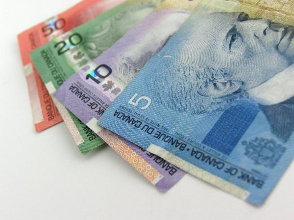 Canadian Currency Slips As Dollar Gains Traction Currency Slips As Dollar Gains Traction