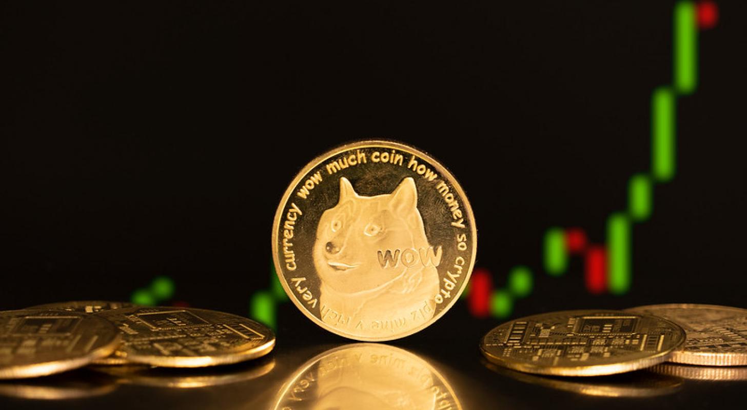 Dogecoin Consolidates Weekend Flush: Can The Crypto Run Higher Or Is More Downside Imminent?